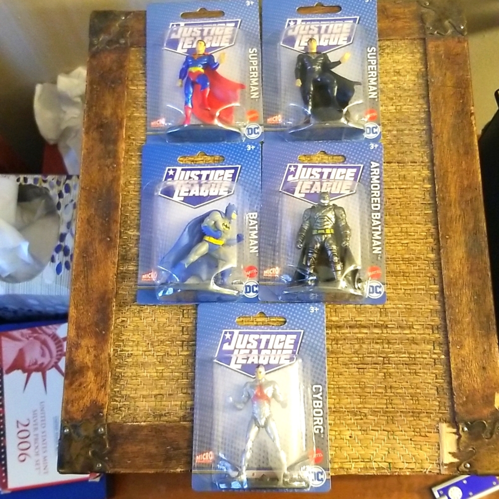 JUSTICE LEAGUE MICRO COLLECTION FIGURES